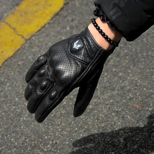 Luvas Dominate Asphalt